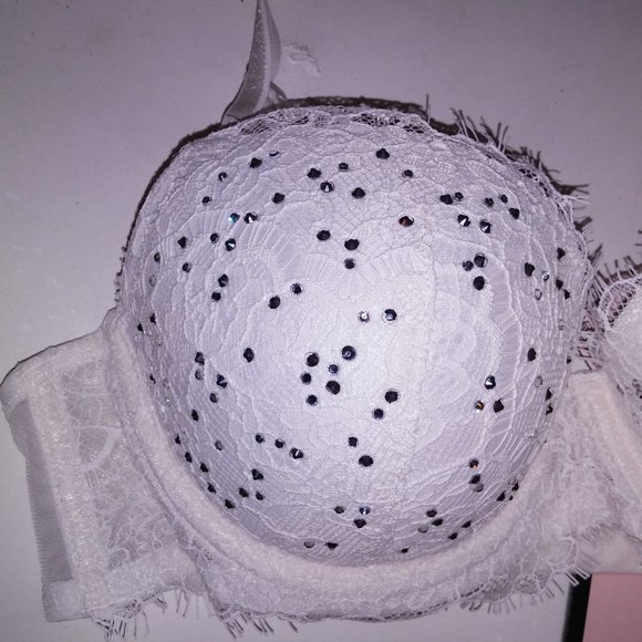 Victoria Secret Bra - Picture 6 of 9